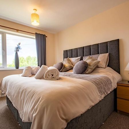 3-Bedroom House With Garden, Conservatory, In Centre Of Worcester Exteriér fotografie