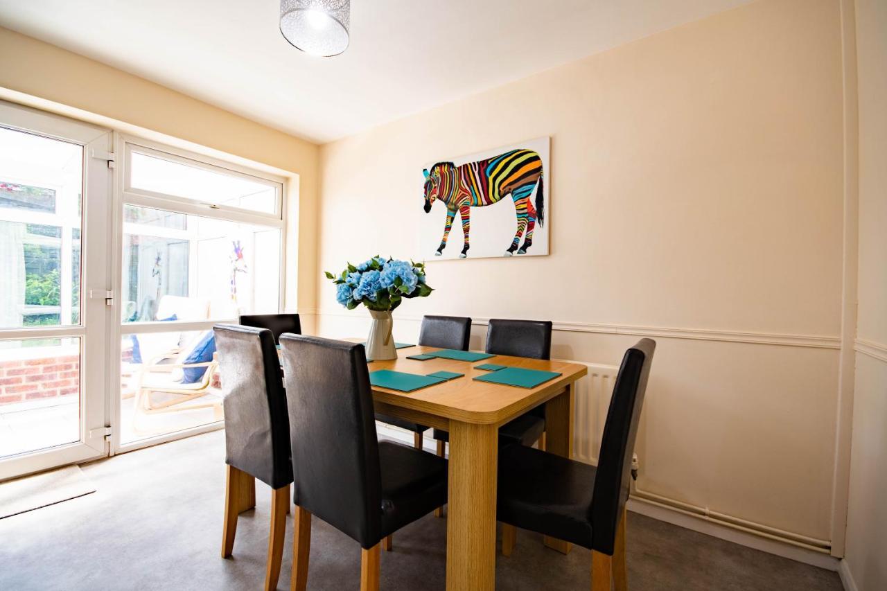 3-Bedroom House With Garden, Conservatory, In Centre Of Worcester Exteriér fotografie