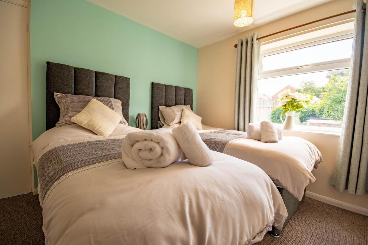3-Bedroom House With Garden, Conservatory, In Centre Of Worcester Exteriér fotografie